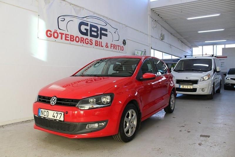 Begagnad VW Polo 90 HK (66 kW) 2012 Röd Halvkombi