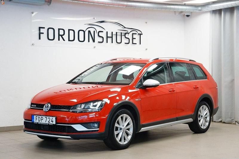 Röd Begagnad 2016 VW Golf Alltrack Kombi | 169 800 kr (Marknadspris) - Bild 1/4