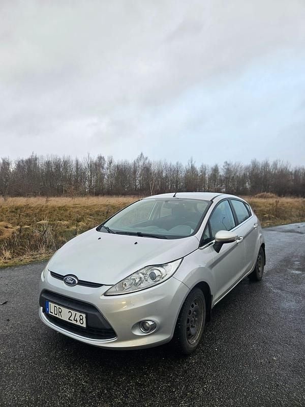 Begagnad 2011 Ford Fiesta Halvkombi | 29 500 kr (Bra pris) - Bild 1/4