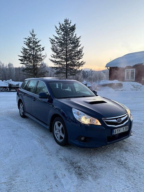Begagnad 2012 Subaru Legacy Kombi | 55 000 kr (Dyr) - Bild 1/4