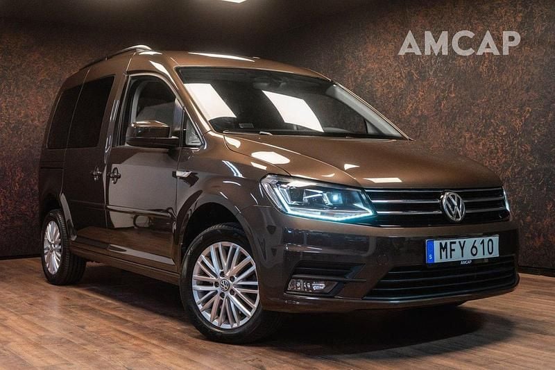 Brun Begagnad 2015 VW Caddy Life Minibuss | 159 500 kr (Lite dyr) - Bild 1/4