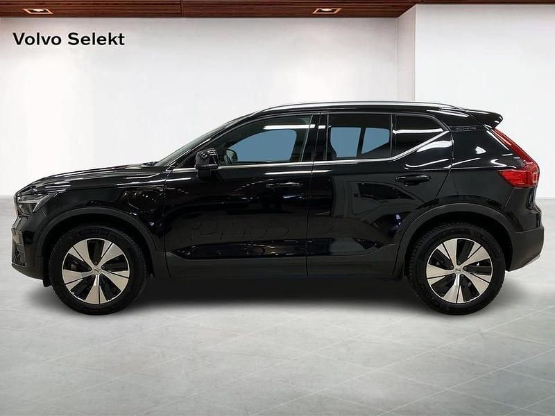 Begagnad Volvo XC40 Core 214 HK (157 kW) 2023 Svart SUV