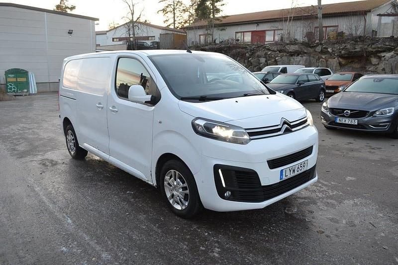 Vit Begagnad 2018 Citroën Jumpy Minibuss | 89 000 kr (Superpris) - Bild 1/4