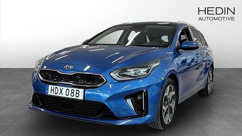 Begagnad Kia Ceed 105 HK (77 kW) 2021 Blå Halvkombi