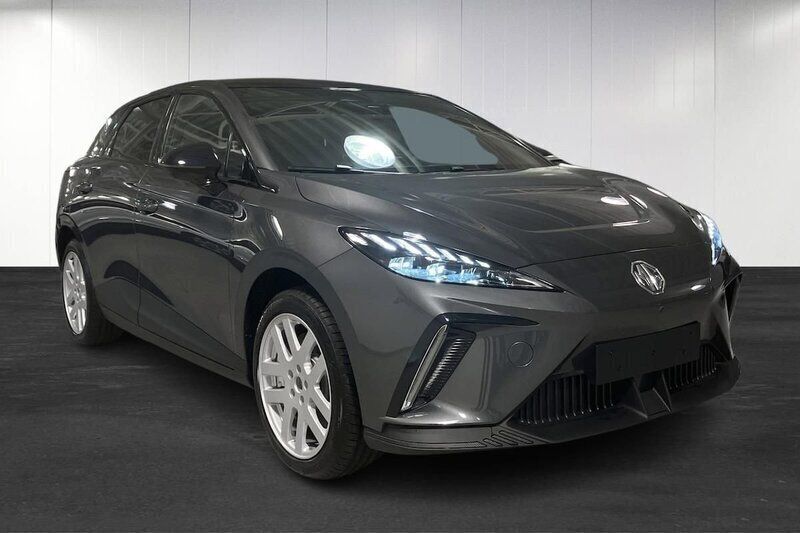 Begagnad MG MG4 EV Trophy 180 kW (245 HK) 2023 Grå Halvkombi