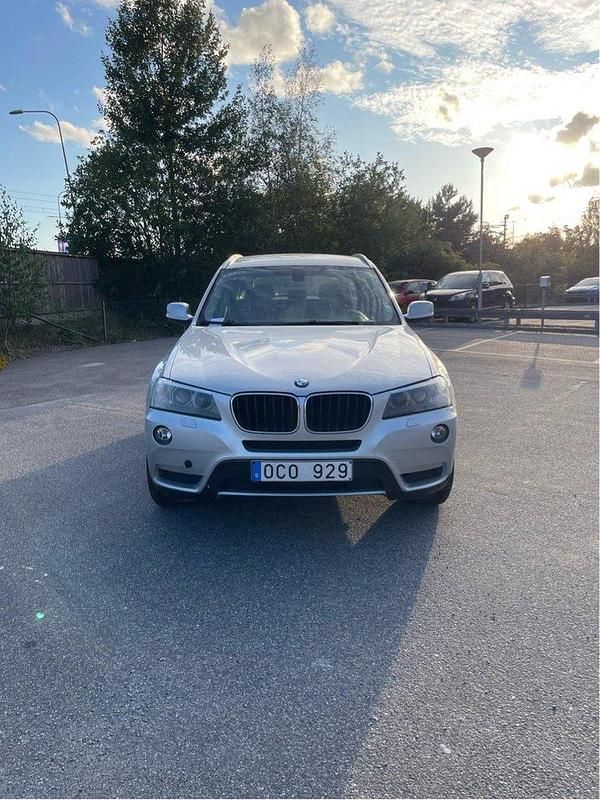 Grå Begagnad 2014 BMW X3 SUV | 131 900 kr (Bra pris) - Bild 1/4