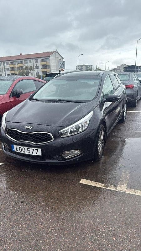 Svart Begagnad 2015 Kia Ceed Sportswagon Comfort Kombi | 69 900 kr (Bra pris) - Bild 1/1