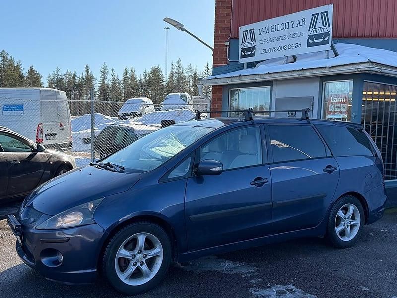 Begagnad Mitsubishi Grandis 165 HK (121 kW) 2004 Blå Minibuss