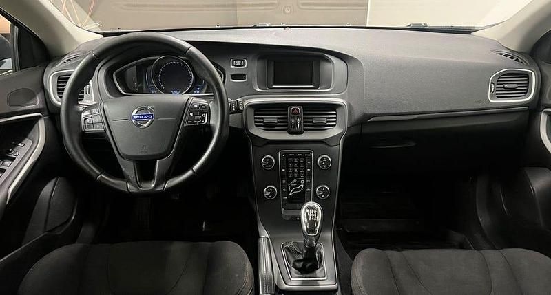 Begagnad Volvo V40 116 HK (85 kW) 2013 Grå Kombi