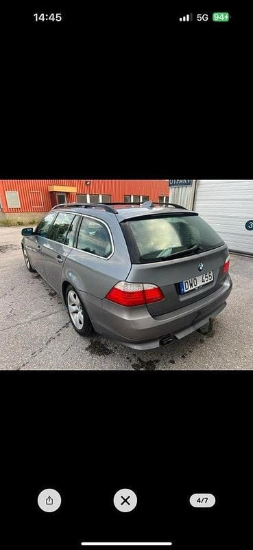 Grå Begagnad 2008 BMW 520 Advantage Kombi | 64 500 kr (Marknadspris) - Bild 1/4