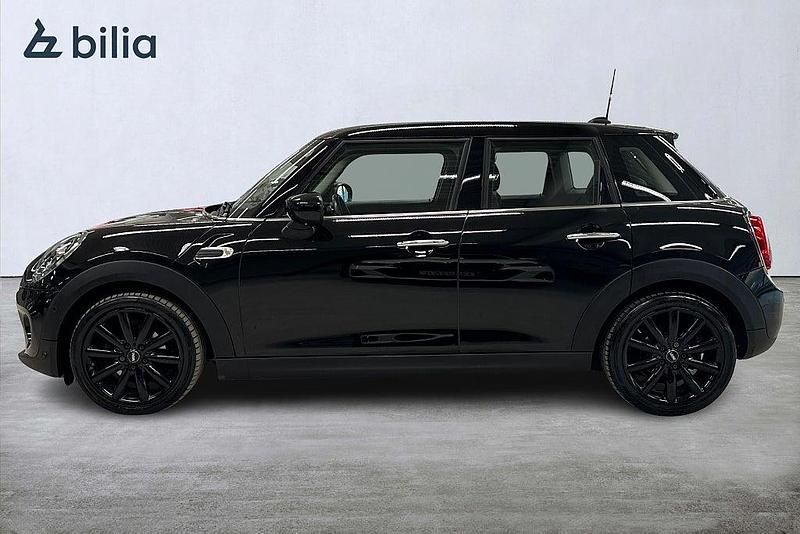 Begagnad Mini Cooper 136 HK (100 kW) 2020 Svart Halvkombi