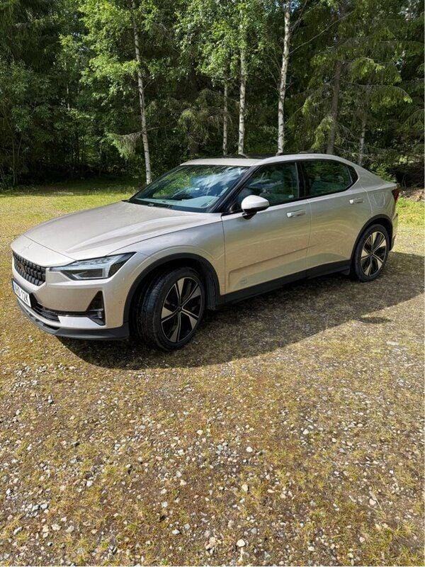 Grå Begagnad 2023 Polestar 2 Pilot Sedan | 396 000 kr (Marknadspris) - Bild 1/4