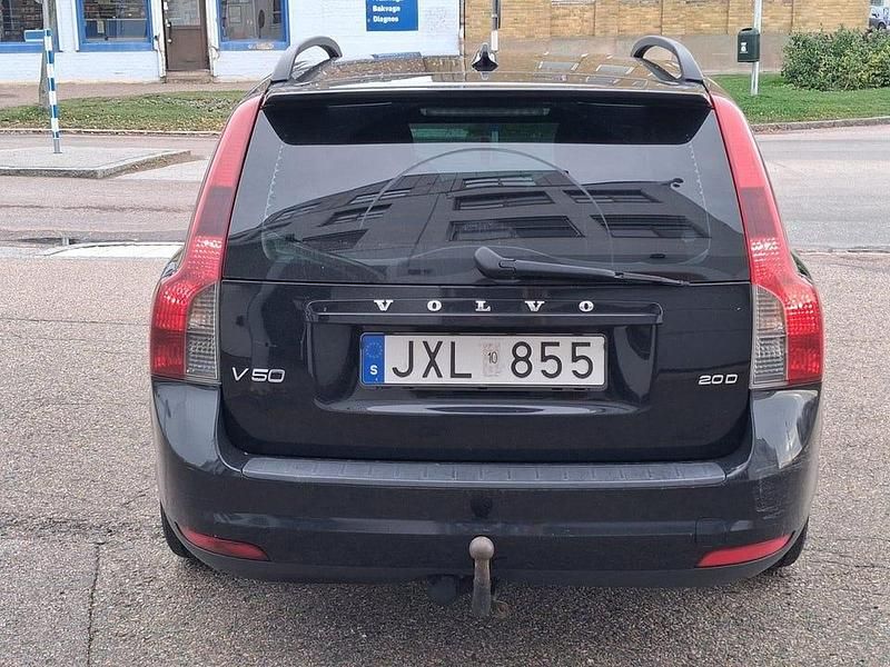 Begagnad Volvo V50 Kinetic 136 HK (100 kW) 2010 Svart Kombi