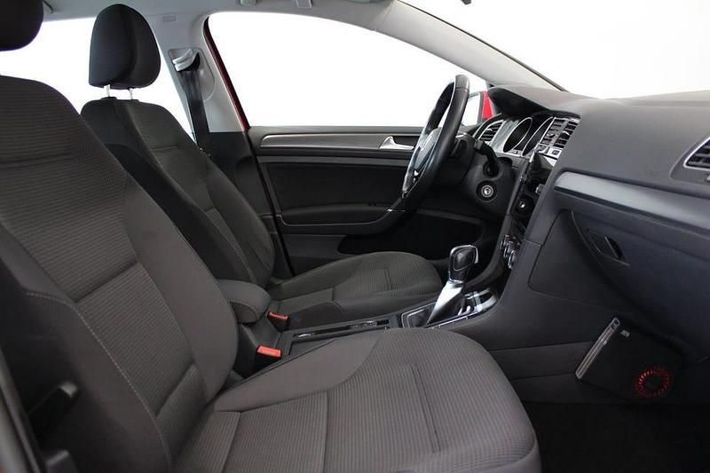 Begagnad VW Golf VII 131 HK (96 kW) 2019 Vit