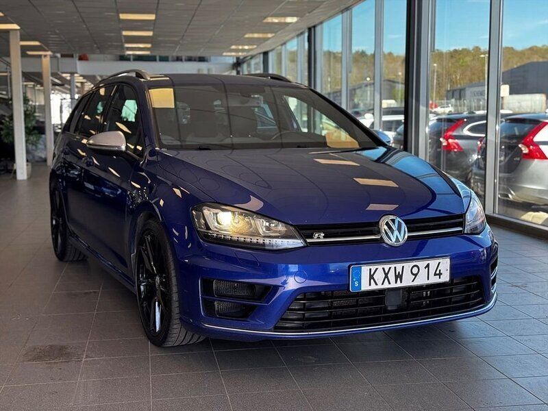 Blå Begagnad 2015 VW Golf VII R Kombi | 259 900 kr (Dyr) - Bild 1/3