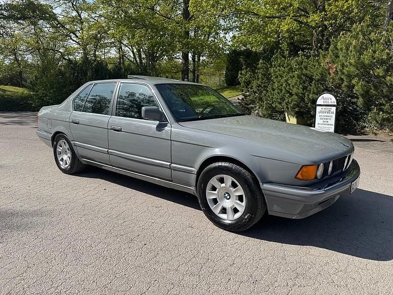 Begagnad BMW 735 211 HK (155 kW) 1992 Ljusgrå Sedan