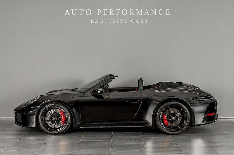 Begagnad Porsche 911 485 HK (356 kW) 2025 Svart Cab