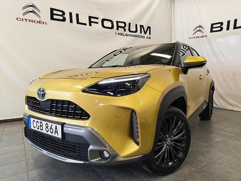 Gul Begagnad 2022 Toyota Yaris Cross SUV | 289 900 kr (Marknadspris) - Bild 1/4