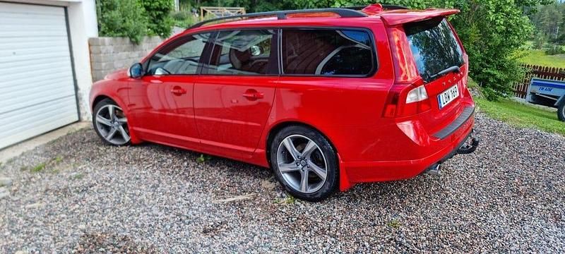 Begagnad 2011 Volvo V70 R-Design Kombi | 60 000 kr (Marknadspris) - Bild 1/4