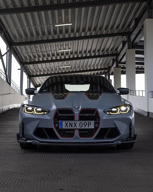 Okänd Begagnad 2022 BMW M4 Comfort Edition Sportkupé | 1 595 000 kr (Marknadspris) - Bild 1/4