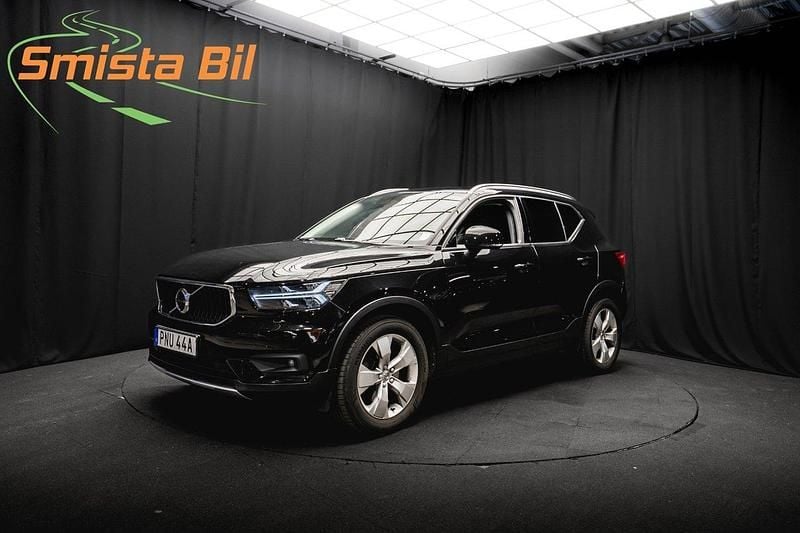 Svart Begagnad 2019 Volvo XC40 SUV | 288 700 kr (Marknadspris) - Bild 1/3