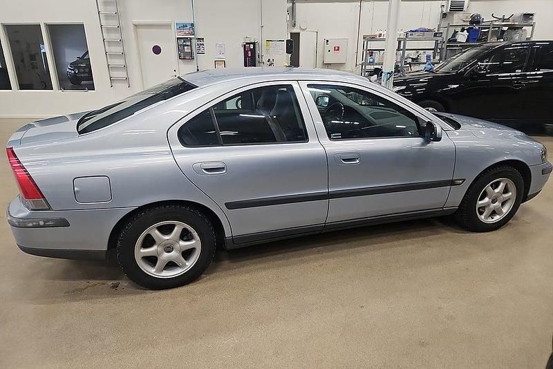 Begagnad Volvo S60 170 HK (125 kW) 2001 Blå Sedan