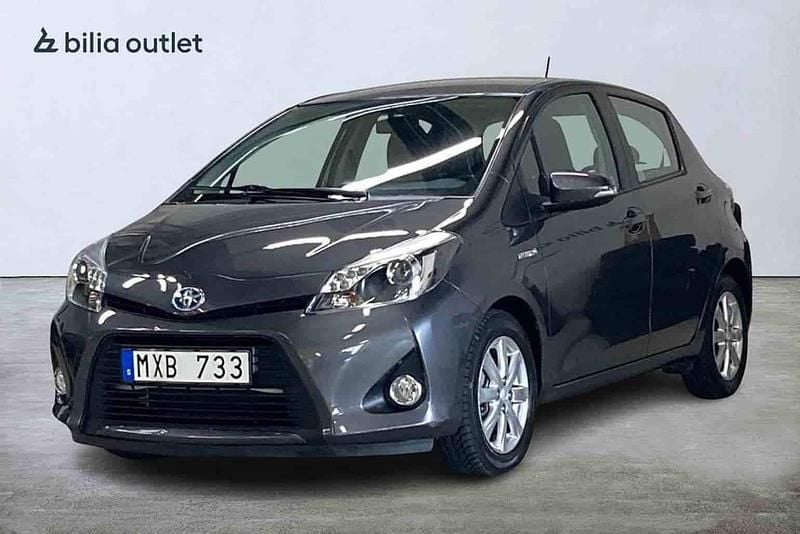 Grå Begagnad 2012 Toyota Yaris Hybrid Halvkombi | 119 900 kr (Marknadspris) - Bild 1/1