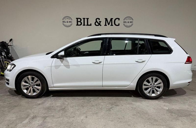 Vit Begagnad 2016 VW Golf VII Kombi | 99 900 kr (Superpris) - Bild 1/4