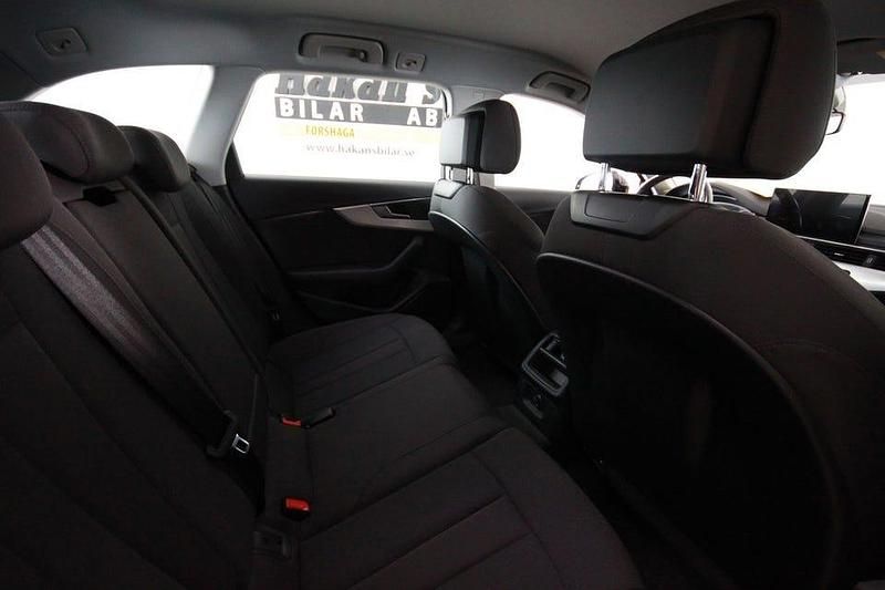 Begagnad Audi A4 Advanced 191 HK (140 kW) 2020 Svart Kombi