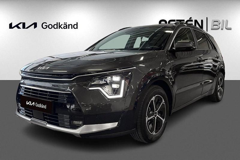 Grå Begagnad 2024 Kia Niro Advance SUV | 389 000 kr (Marknadspris) - Bild 1/4