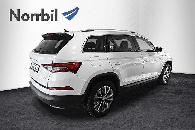 Vit Begagnad 2022 Skoda Kodiaq Style SUV | 299 900 kr (Superpris) - Bild 1/4