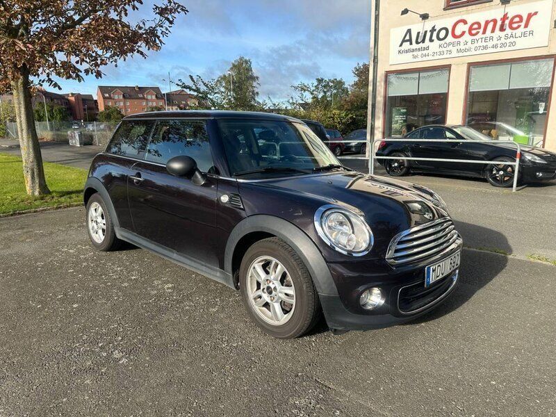 Brun Begagnad 2013 Mini ONE Halvkombi | 76 000 kr (Marknadspris) - Bild 1/4