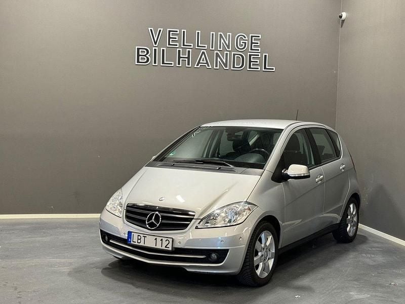 Silver Begagnad 2010 Mercedes A160 Classic Halvkombi | 79 900 kr (Marknadspris) - Bild 1/4