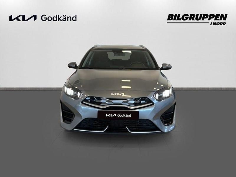Begagnad Kia Ceed Sportswagon 141 HK (103 kW) 2023 Grå Kombi