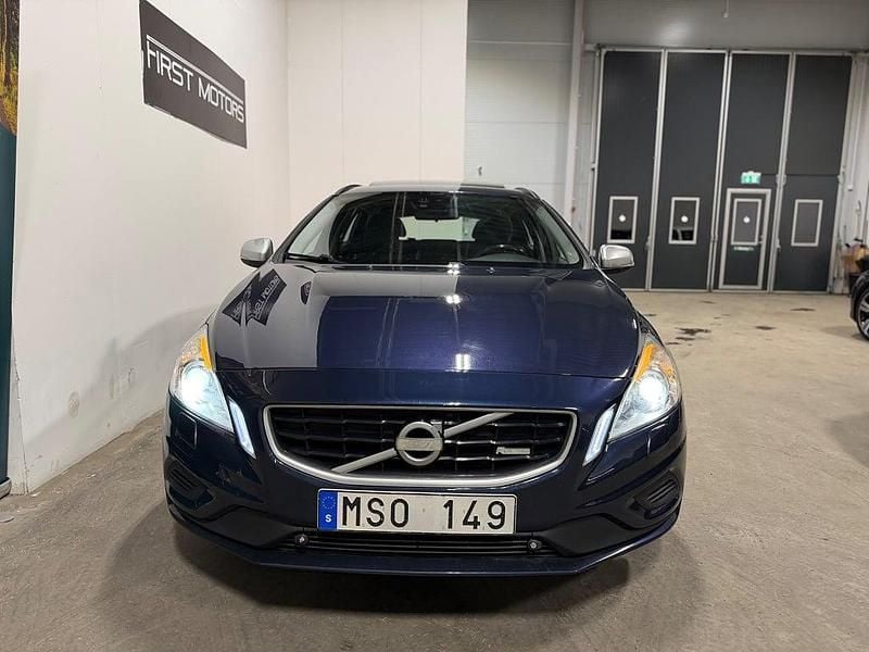 Begagnad Volvo V60 R-Design 116 HK (85 kW) 2012 Blå Kombi