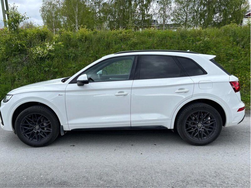 Vit Begagnad 2021 Audi Q5 Comfort SUV | 398 000 kr (Marknadspris) - Bild 1/4
