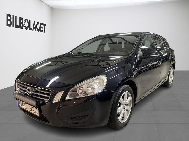 Svart Begagnad 2012 Volvo V60 Kombi | 99 800 kr (Marknadspris) - Bild 1/4