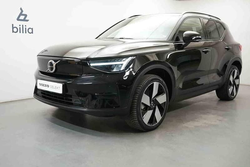 Svart Begagnad 2023 Volvo XC40 Single Motor SUV | 334 900 kr - Bild 1/1