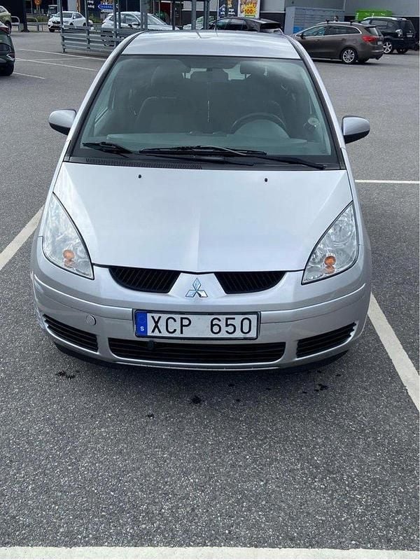 Silver Begagnad 2007 Mitsubishi Colt Halvkombi | 26 900 kr (Marknadspris) - Bild 1/4