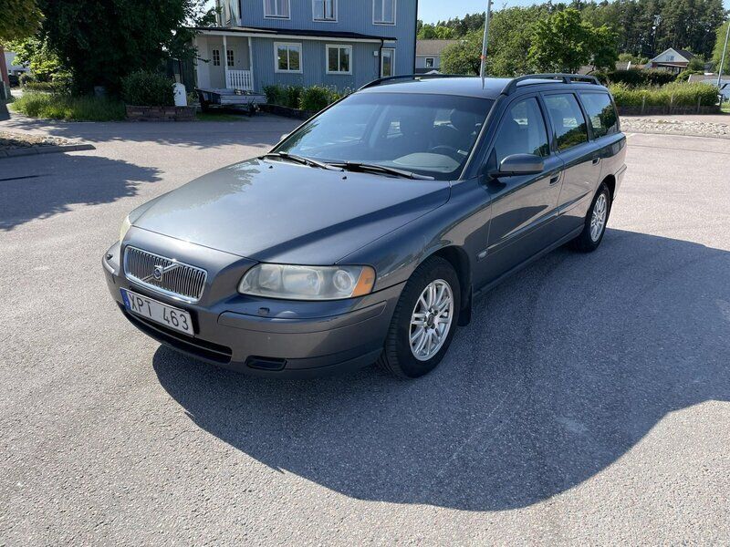 Grå Begagnad 2006 Volvo V70 Business Edition Kombi | 25 000 kr (Bra pris) - Bild 1/4