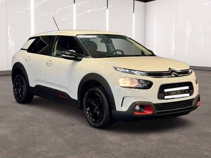 Vit Begagnad 2018 Citroën C4 Cactus PureTech Halvkombi | 84 900 kr (Marknadspris) - Bild 1/4