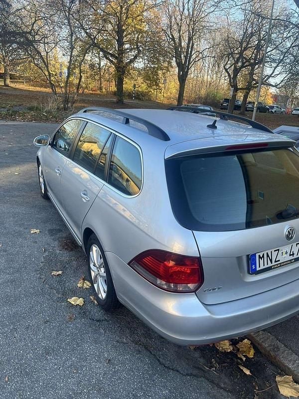 Begagnad VW Golf VI 102 HK (75 kW) 2011 Halvkombi
