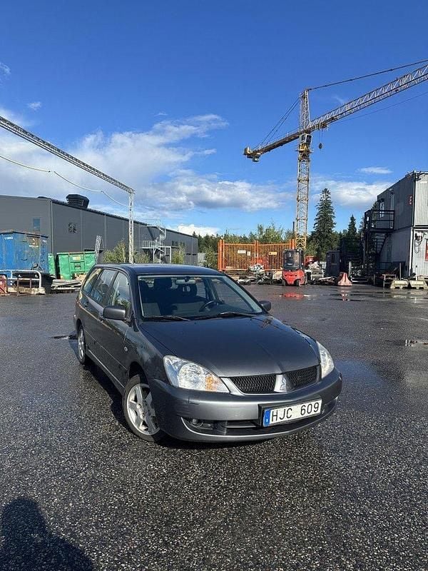 Grå Begagnad 2007 Mitsubishi Lancer Kombi | 27 000 kr (Dyr) - Bild 1/4