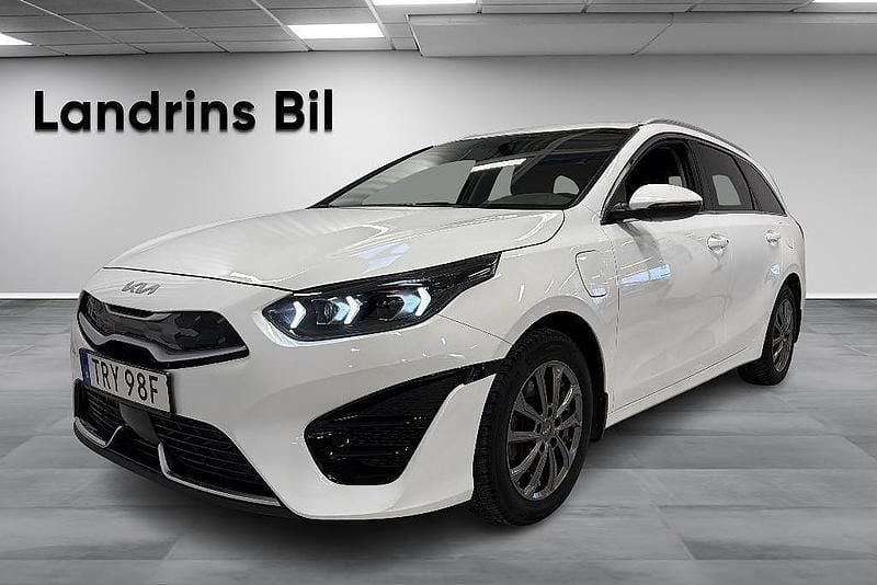 Vit Begagnad 2023 Kia Ceed Sportswagon Kombi | 259 300 kr (Marknadspris) - Bild 1/4