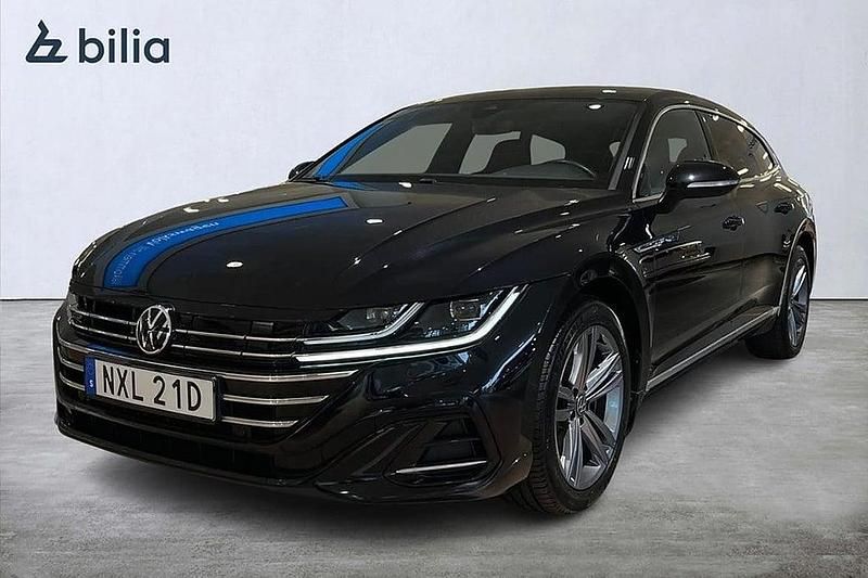Svart (deep black pearl) Begagnad 2021 VW Arteon R-line Kombi | 279 000 kr (Marknadspris) - Bild 1/4