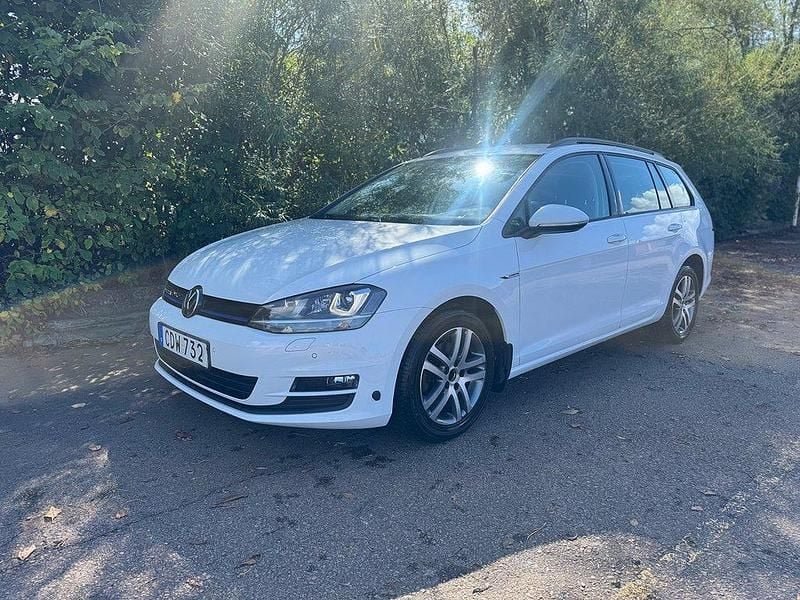 Begagnad VW Golf VII 110 HK (80 kW) 2014 Vit Kombi