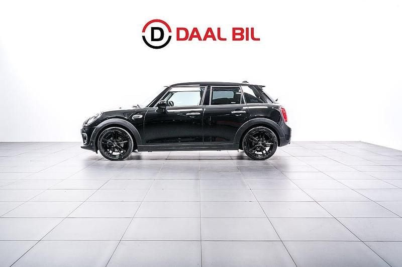 Svart Begagnad 2015 Mini Cooper Chili Halvkombi | 159 700 kr (Lite dyr) - Bild 1/4