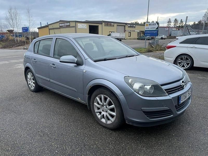 Begagnad 2004 Opel Astra Halvkombi | 15 000 kr (Bra pris) - Bild 1/4