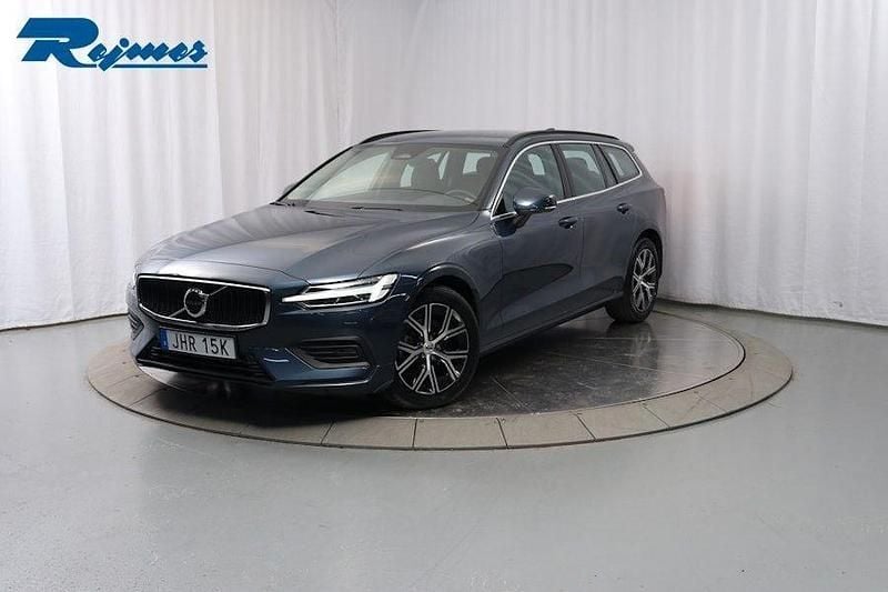 Mörkblå Begagnad 2024 Volvo V60 Core Kombi | 339 900 kr (Bra pris) - Bild 1/4