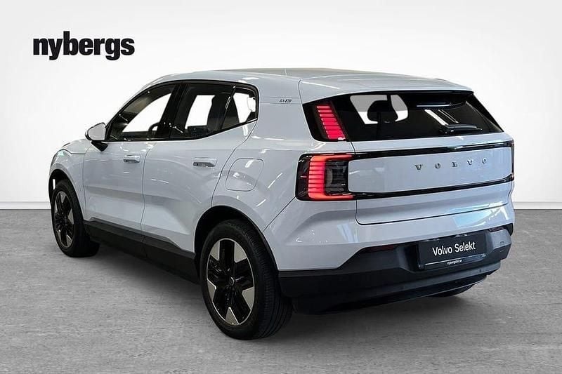 Begagnad Volvo EX30 Core 202 kW (275 HK) 2024 Blå SUV